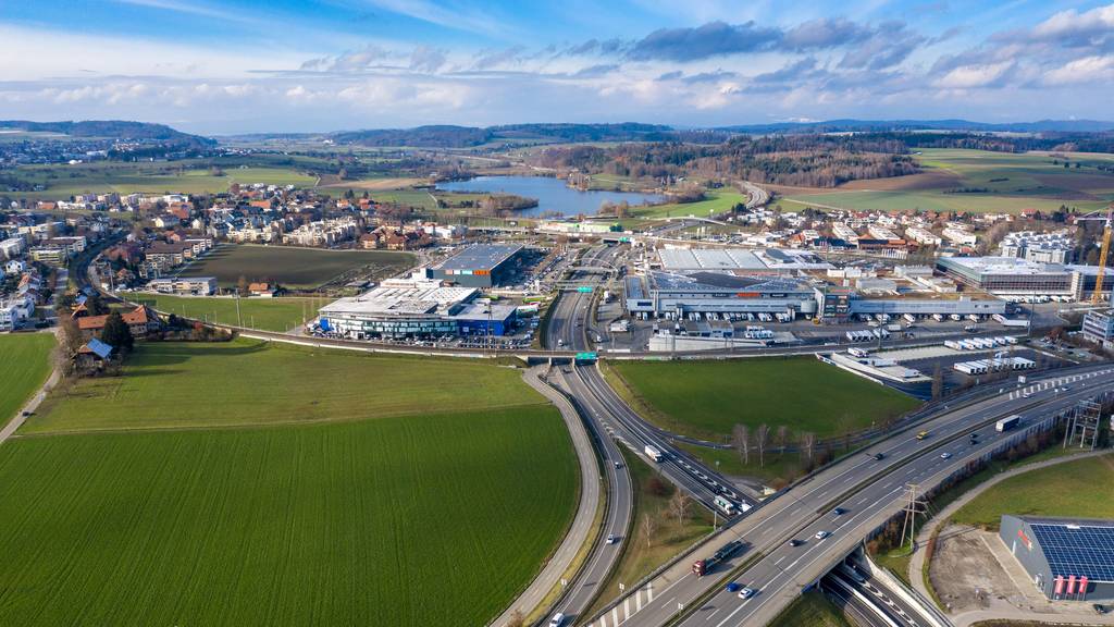 In Schönbühl kam es am Samstag zu einem Unfall mit mehreren Fahrzeugen.