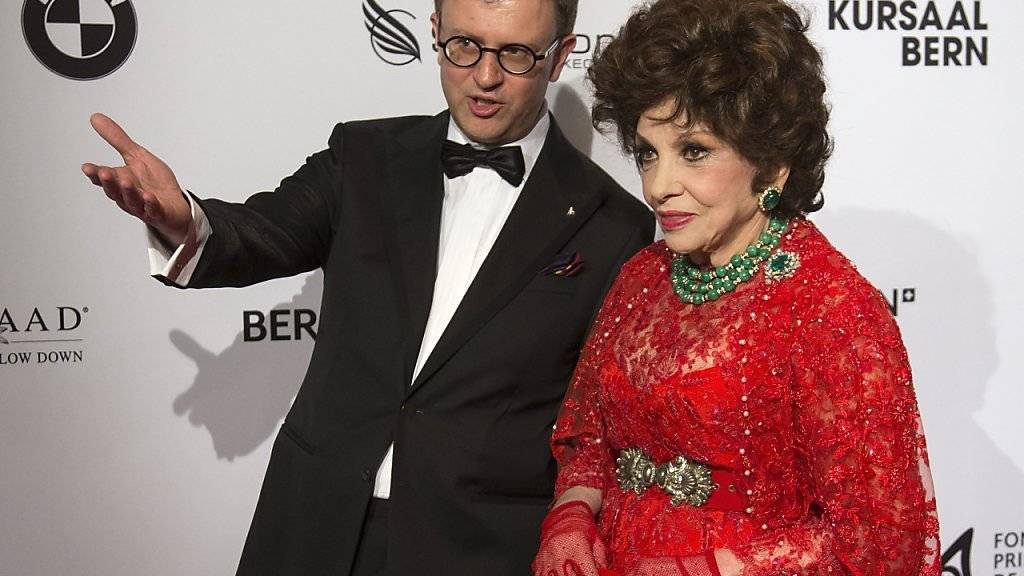 Die 88-jährige Filmdiva Gina Lollobrigida - hier 2013 auf der «Gala de Berne» - steht seit gestern wieder vor Gericht: Ihr Ex-«Mann» ist angeklagt, sie unter Vorlage einer gefälschten Vollmacht gegen ihren Willen «geheiratet» zu haben (Archiv).