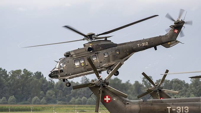 Super Puma der Armee bei Flugschau in Frankreich beschädigt