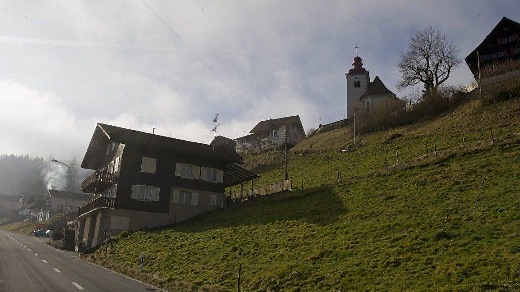 Die Gemeinde Romoos verzeichnete in den letzten zehn Jahren einen Rückgang der Bevölkerungszahl von -8,2 Prozent. (Archivbild)
