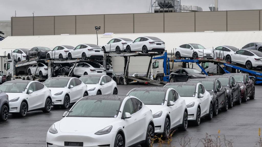 Neuzulassungen von Autos in der Schweiz weiter im Sinkflug (Symbolbild)