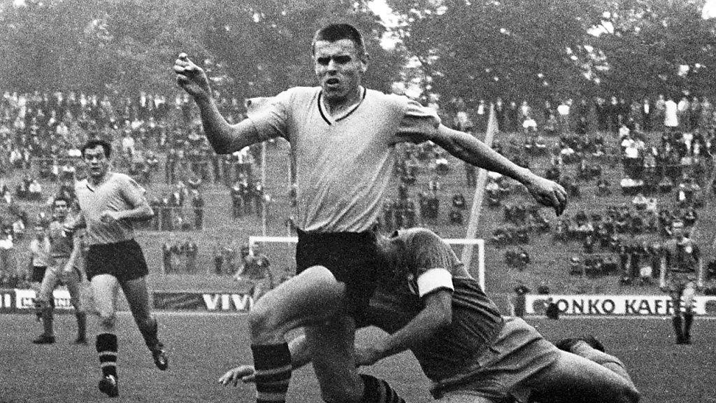 Timo Konietzka während eines Bundesliga-Spiels im Jahr 1963.