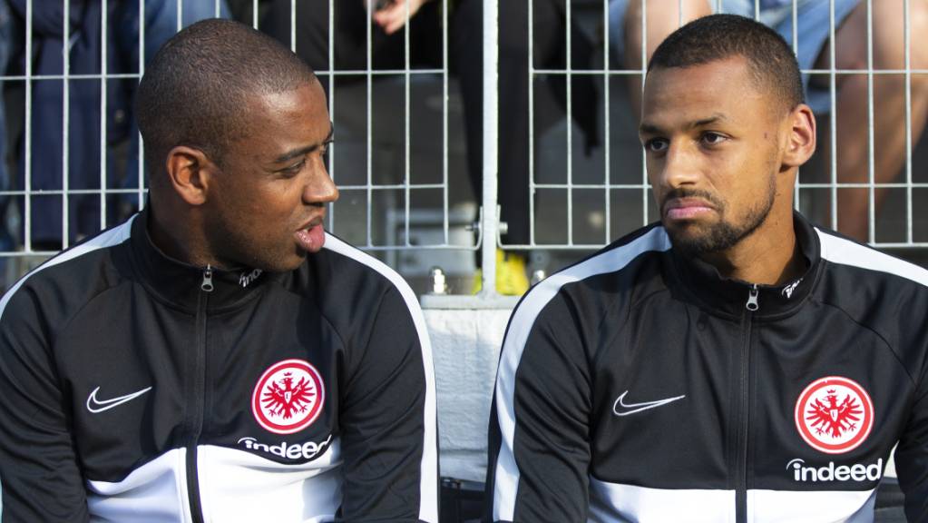Gelson Fernandes (rechts) und Djibril Sow, beides Schweizer Internationale, befinden sich wegen eines Corona-Falls bei Eintracht Frankfurt in häuslicher Quarantäne.