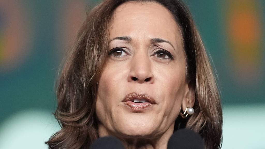 ARCHIV - Kamala Harris hat sich bei einer Online-Abstimmung der Demokraten die notwendige Mehrheit für die US-Präsidentschaftskandidatur gesichert. Foto: Mat Otero/AP