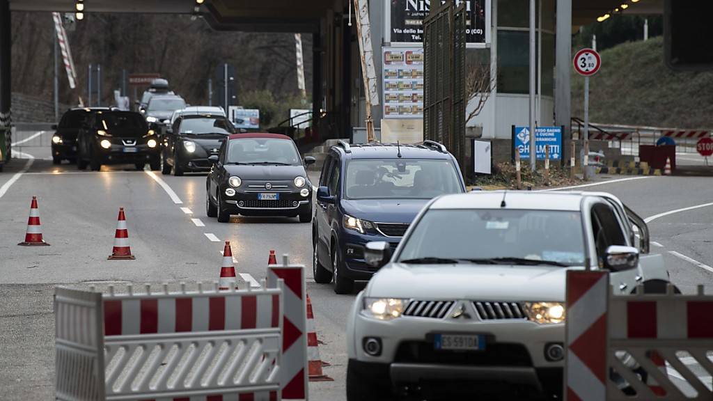Mitte März hat der Bund aufgrund der Coronavirus-Epidemie mehrere kleinere Grenzübergänge zu Italien geschlossen - darunter auch Brusata di Novazzano.