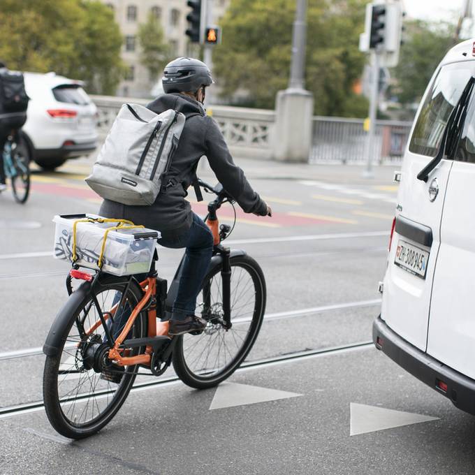 Zum Saisonstart: Kennst du diese Verkehrsregeln für Velos und E-Bikes noch?