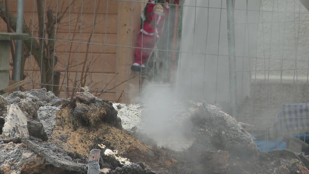 Lebenswerk zerstört: Grossbrand in Zimmerei in Pieterlen