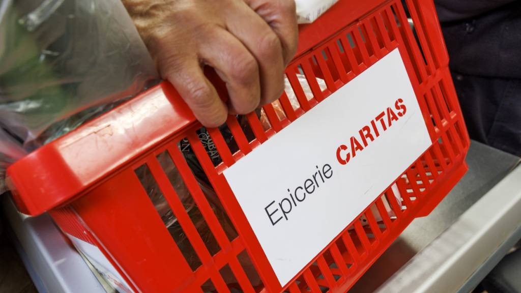 Die Caritas-Märkte haben im vergangenen Jahr so viele Waren verkauft wie noch nie. Dies sei ein Zeichen dafür, dass sich die Lebensbedingungen von Armut betroffener Menschen weiter verschärften. (Archivbild)