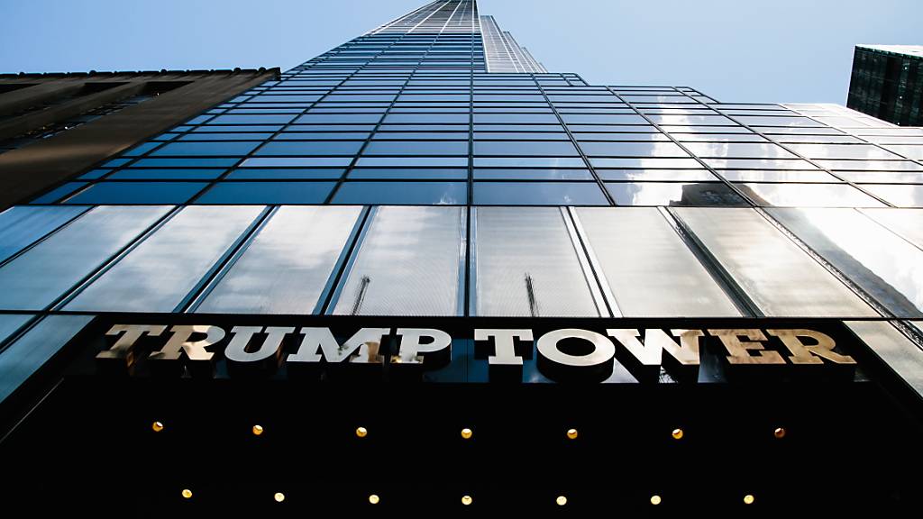 Tatort Trump Tower in New York: Aus dem luxuriösen Wohn- und Geschäftshaus wurden Juwelen im Gesamtwert von 353'000 Dollar gestohlen. (Archivbild)