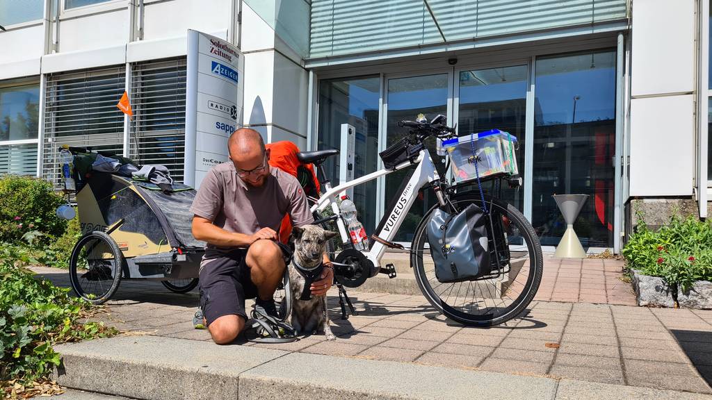 Reto Steimer mit Hündin Maja - 20 000 km für Strassenhunde