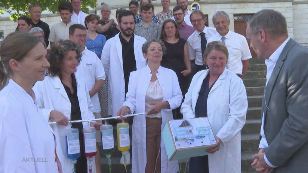 Erste Hilfe: Gesundheitsdirektor Jean-Perre Gallati soll Spital Menziken retten