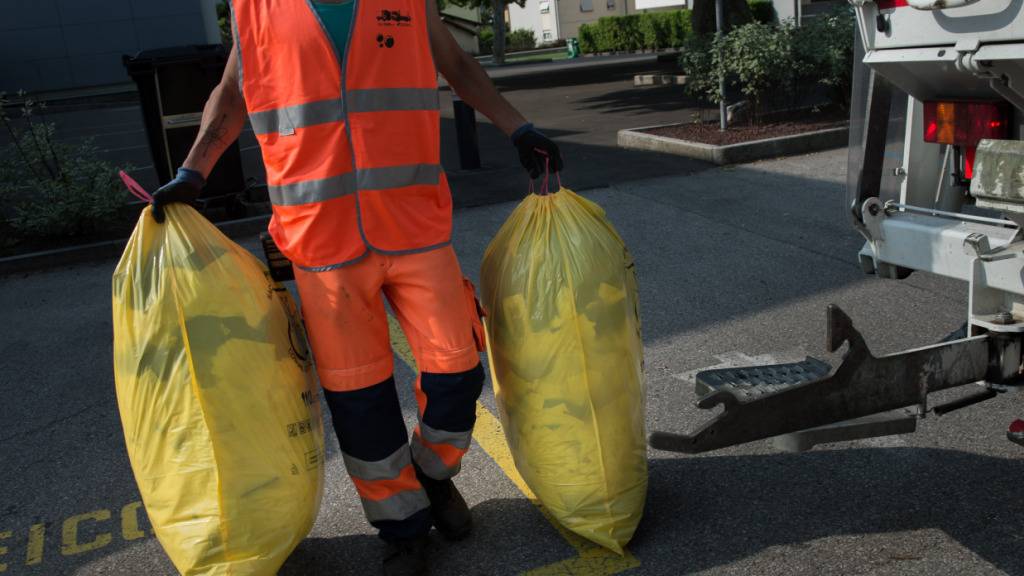 Der Bund führt die hohe Recyclingquote auf die Einführung der Sackgebühr in den 1990er-Jahren zurück. (Archivbild)