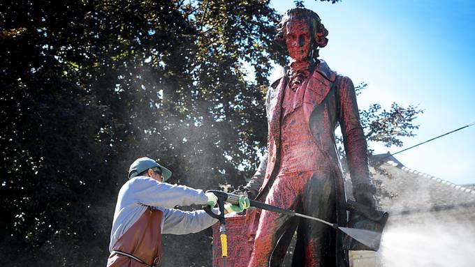 Neuenburg rückt Statue von David de Pury in neues Licht