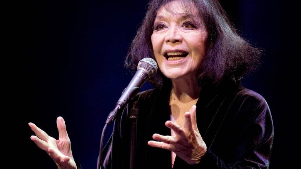 Juliette Gréco steht seit Jahrzehnten auf der Musikbühne. Ein letztes Konzert in Zürich musste die Französin nun ihrer Gesundheit zuliebe absagen. (Archivbild)