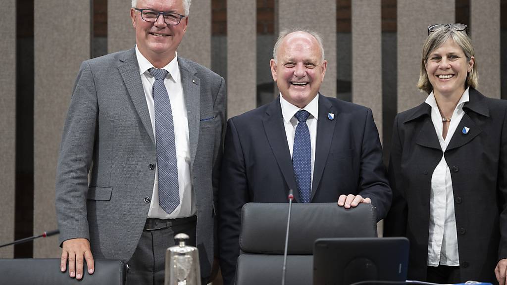 Das aktuelle Ratspräsidium des Kantonsrates: Martin Farner (FDP, 1. Vize), Jürg Sulser (SVP, Präsident) und Romaine Rogenmoser (SVP, 2. Vize). Farner tritt aus dem Präsidium zurück und wird im Mai 2025 nicht zum «höchsten Zürcher» gewählt.