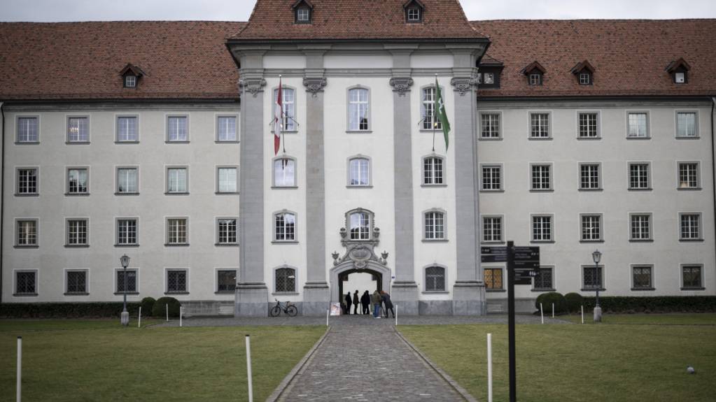 In der St. Galler Staatsverwaltung wird neu mit Microsoft 365 gearbeitet. Dies löste kritische Fragen aus. (Archivbild)