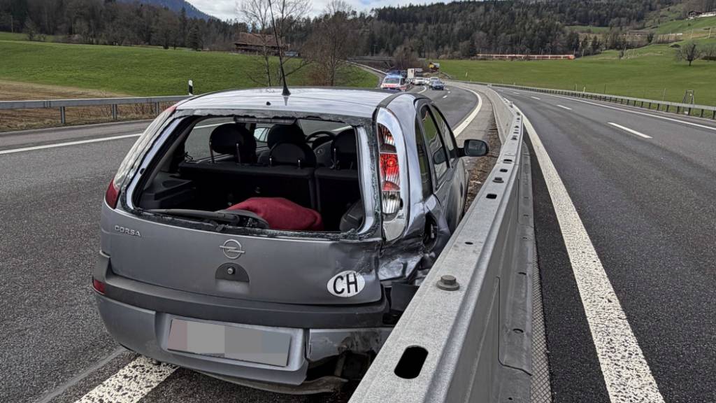 A4 bei Goldau SZ nach Unfall während zwei Stunden gesperrt