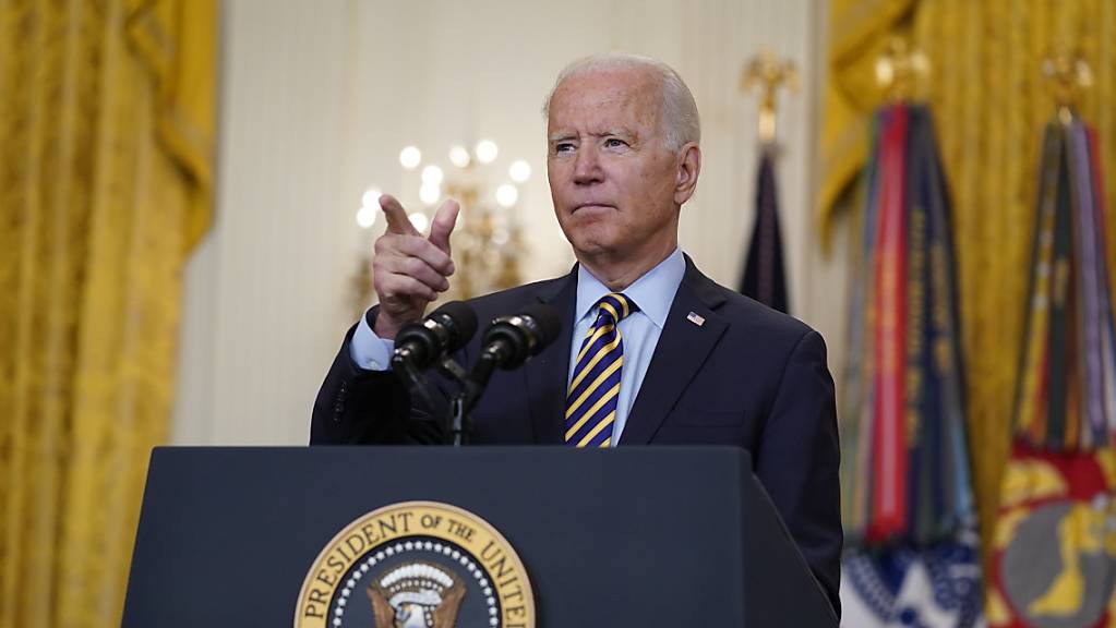 Joe Biden, Präsident der USA, spricht über den amerikanischen Truppenabzug aus Afghanistan im East Room des Weißen Hauses. 