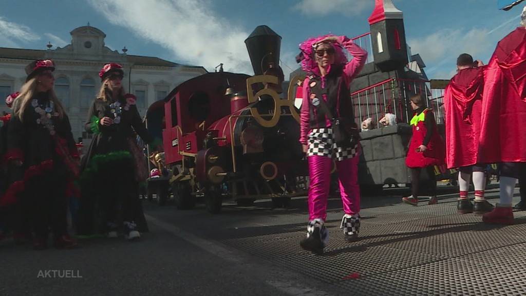 Fasnacht: Mit ausgelassener Stimmung zieht der grosse Umzug durch die Solothurner Altstadt