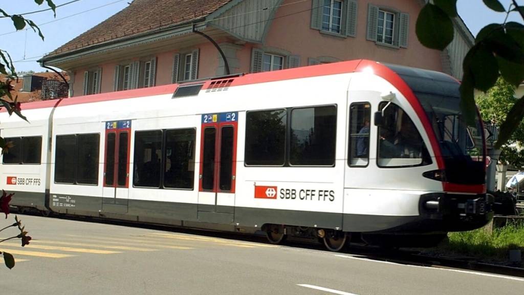 Zug der Seetalbahn in Beinwil am See AG. (Archivbild)