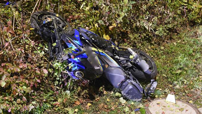Motorradfahrer kommt bei Verkehrsunfall ums Leben