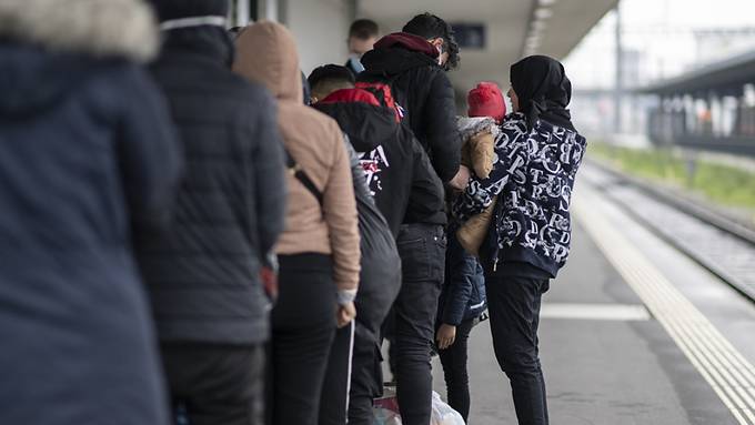 Kanton Bern hält an geplanten Asylunterkünften fest