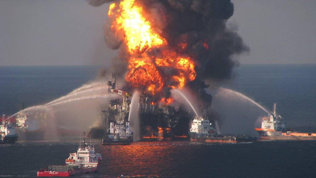 Bei der Explosion auf der Bohrinsel «Deepwater Horizon» 2010 im Golf von Mexiko starben elf Arbeiter. 87 Tage lang floss Öl aus einem Leck ins Meer. (Archivbild)