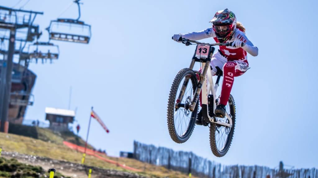 Camille Balanche fährt beim zweiten Downhill-Rennen der Saison zum zweiten Mal auf Platz 4