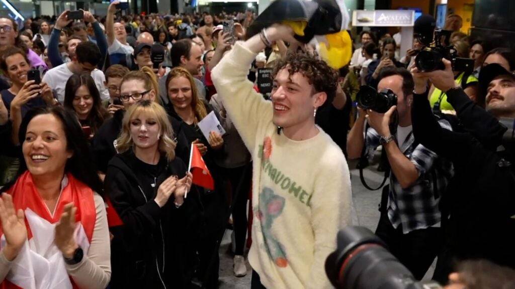 Nach dem triumphalen ESC-Sieg in Malmö ist Nemo zurück in der Schweiz.