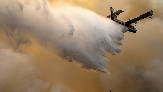 USA: Waldbrand breitet sich nahe Yosemite-Nationalpark aus