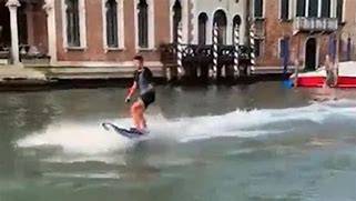 Bürgermeister von Venedig jagt zwei «anmassende Idioten»