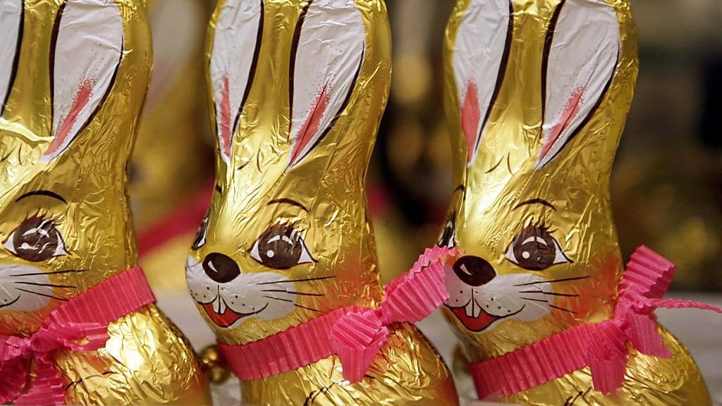 Osterzeit ist Schokohasen-Zeit: Schätzungsweise rund 23 Millionen Hasen sind laut dem Branchenverband Chocosuisse für den Schweizer Markt für die diesjährigen Ostern produziert worden. (Archivbild)