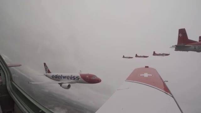 Flugshow-Highlight: PC-7-Team und A320