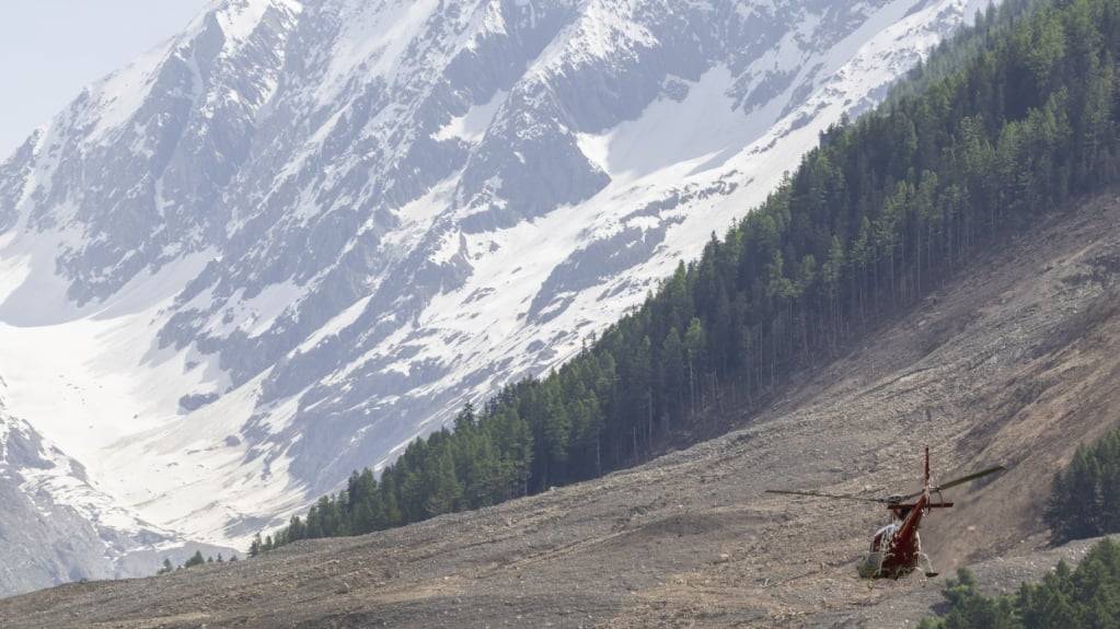 Der Schuttkegel in Blatten ist weiterhin nicht begehbar. Es droht die Gefahr von Steinschlägen.