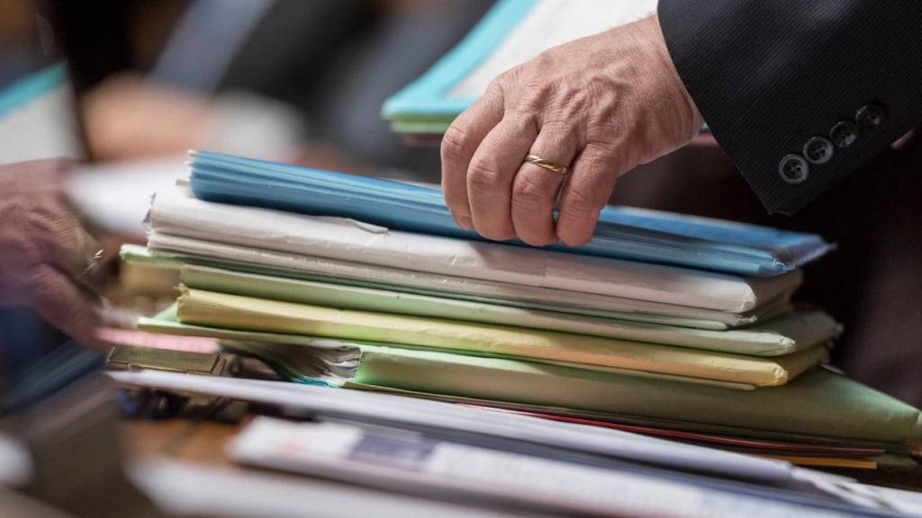 In der Verwaltung soll es weniger Akten aus Papier geben. (Symbolbild)