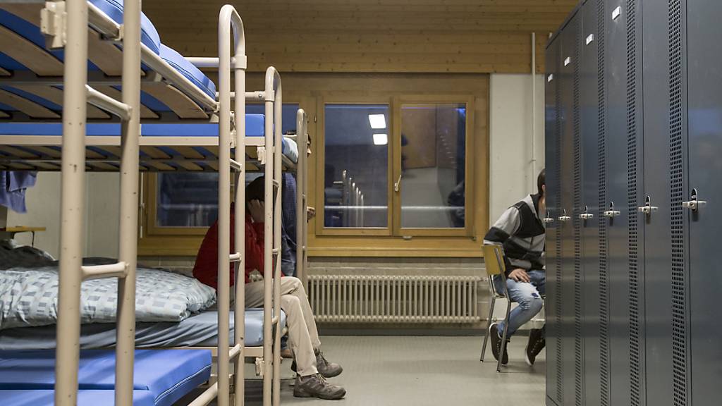 Im Bundesasylzentrum (BAZ) Glaubenberg in Sarnen OW ist es am Mittwochabend zu einer Auseinandersetzung zwischen Asylsuchenden gekommen. Drei Personen wurden laut Polizei leicht verletzt, es kam zu fünf vorläufigen Festnahmen. (Archivbild)