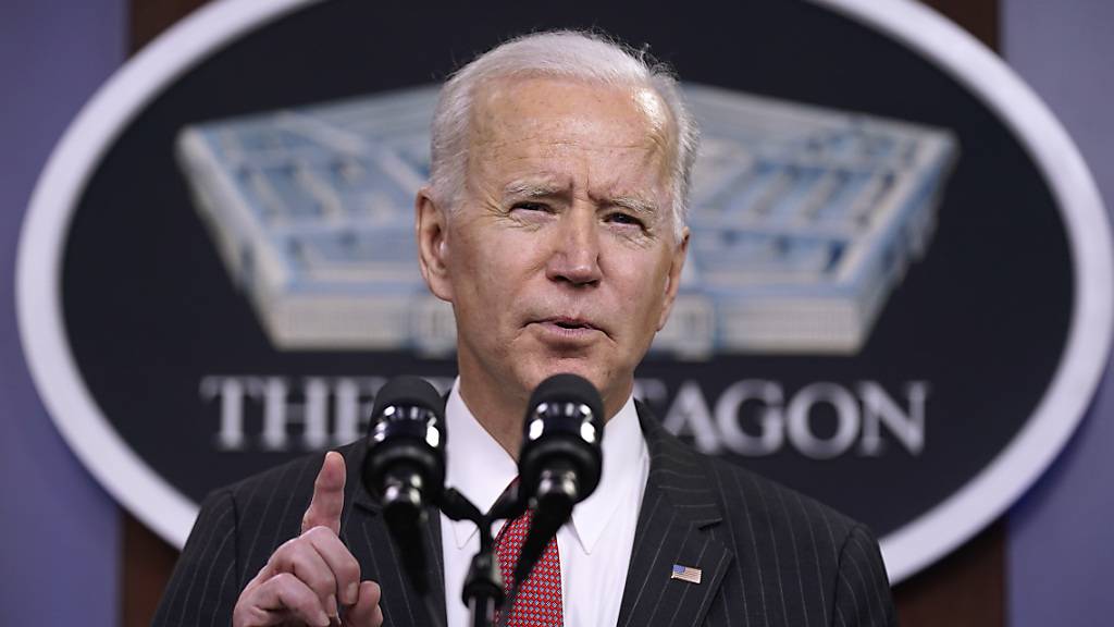 Joe Biden, Präsident der USA, .spricht zu Mitarbeitern des Verteidigungsministeriums im Pentagon. Foto: Patrick Semansky/AP/dpa