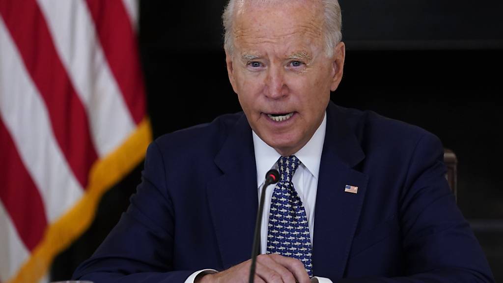 Joe Biden, Präsident der USA, spricht während eines Briefings im State Dining Room des Weißen Hauses. Foto: Susan Walsh/AP/dpa