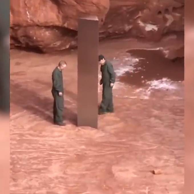 Metall-Monolith inmitten roter Felsen in Utah entdeckt 
