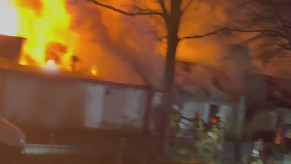 Alles verloren: Brand in Döttingen zerstört mehrere Existenzen