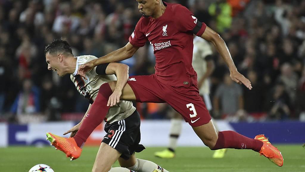 Liverpools Fabinho (hier im Duell mit Ajax-Spieler Steven Berghuis) wechselt als nächster Topspieler in die saudische Liga