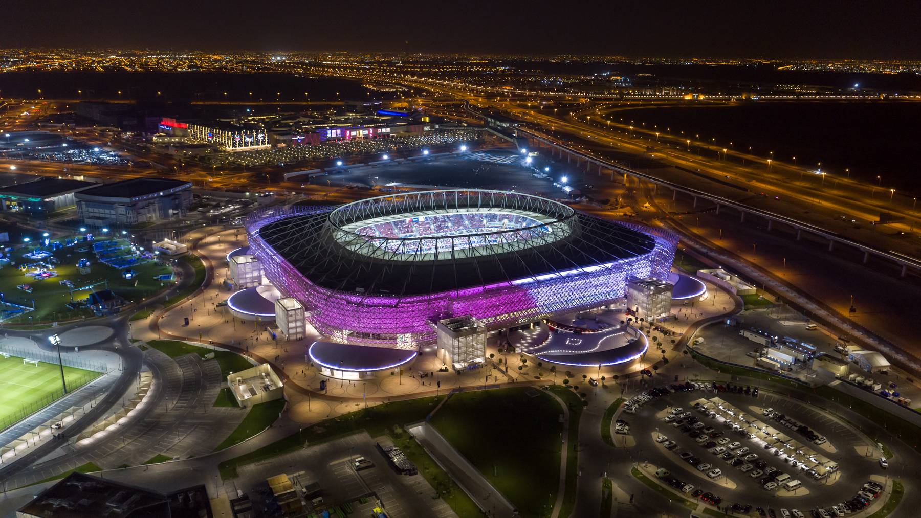 Katar hat unglaublich viel Geld in die WM gesteckt: Hier das neue Ahmad Bin Ali Stadion.
