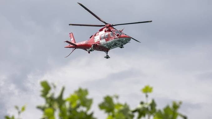 Velounfall: Rega fliegt 28-Jährige ins Spital