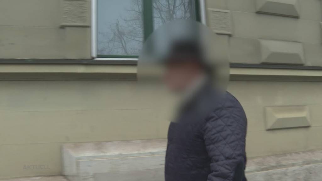 Ex-Grossrat gibt vor Gericht zu, dass er sich vor Minderjährigen befriedigt hat
