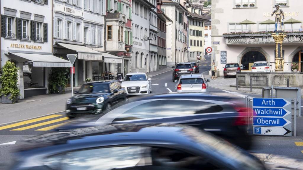 Der Kanton Zug will wissen, woher die Autos kommen und wohin sie fahren. (Archivaufnahme)