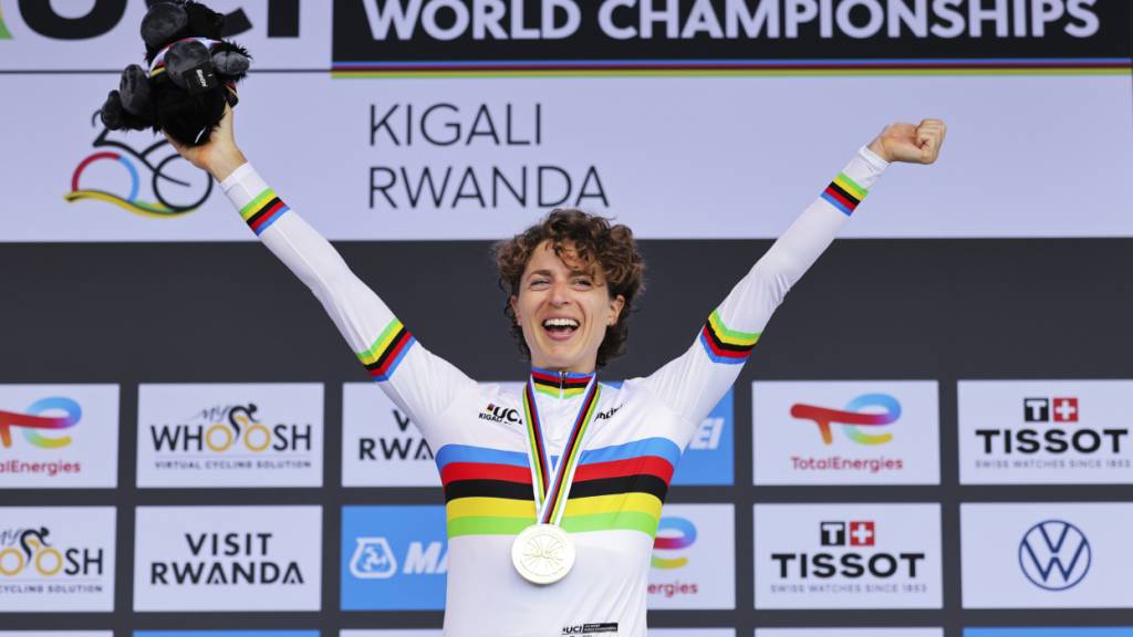 Neuer Glanzpunkt: Nach dem Weltmeisterinnentrikot trägt Marlen Reusser am Mittwoch erstmals das ikonische Maillot jaune der Tour de France