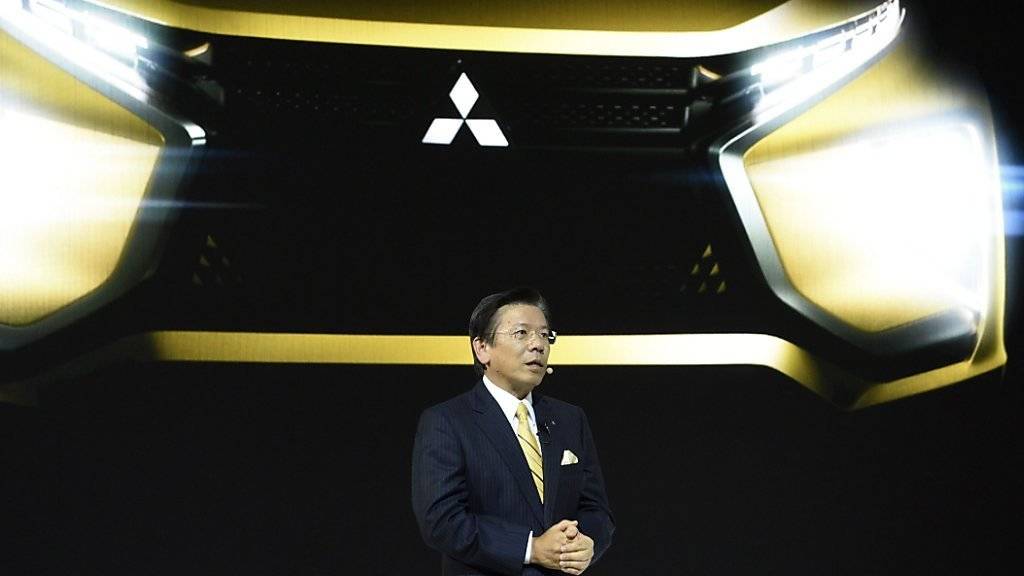 Mitsubishi-Chef Tetsuro Aikawa, hier an der Tokyo Motor Show im vergangenen Jahr: Am Mittwochnachmittag will sich Aikawa zu Unregelmässigkeiten bei Abgastests äussern (Archiv).