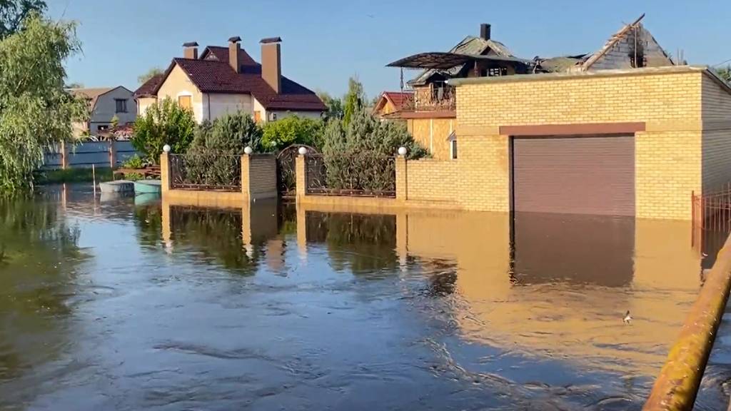 Nach Dammbruch: Häuser in Cherson stehen unter Wasser