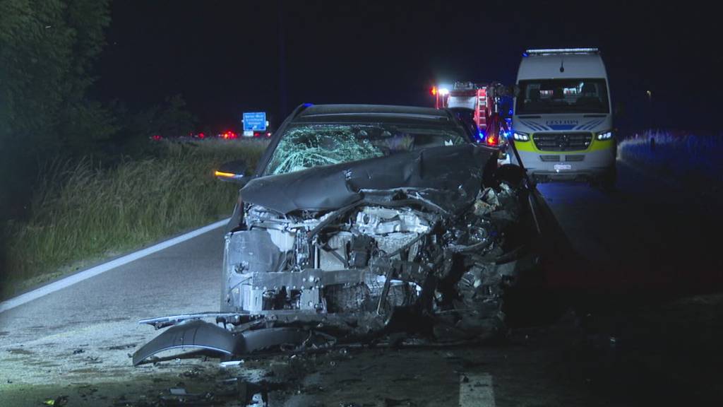 Frontalcrash: Drei Personen werden bei Autounfall in Kölliken schwer verletzt