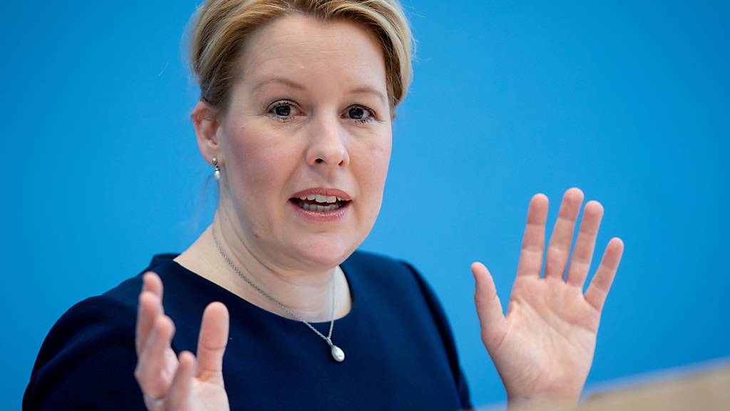 ARCHIV - Die deutsche Bundesfamilienministerin  Franziska Giffey (SPD) tritt zurück. Foto: Kay Nietfeld/dpa